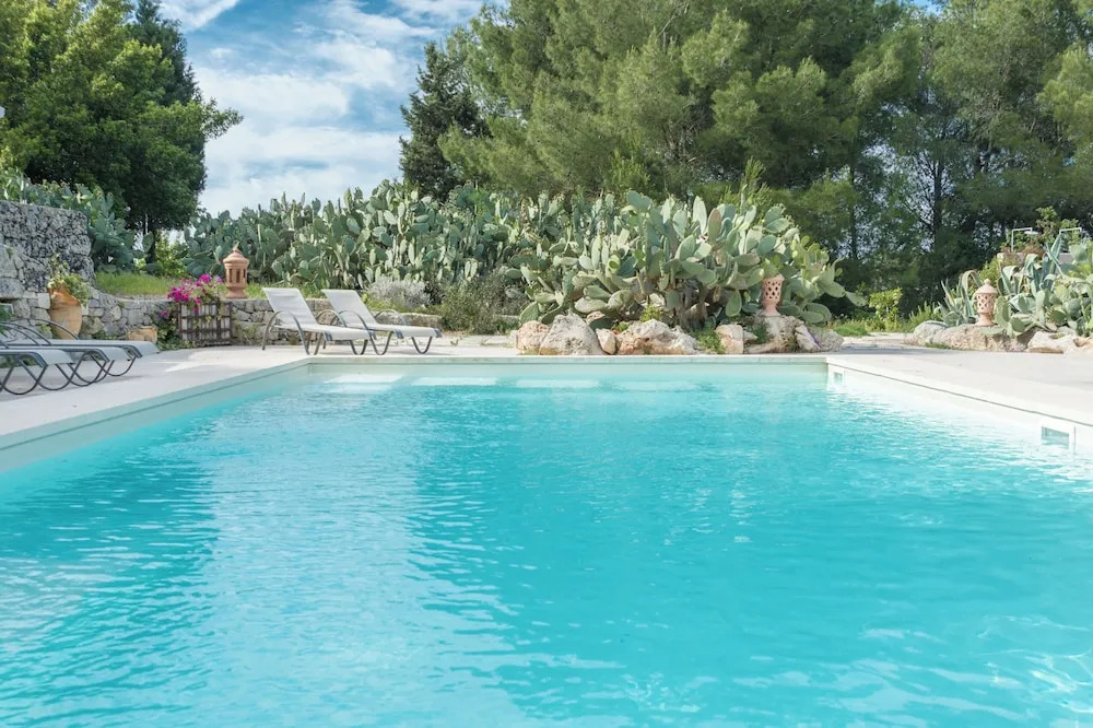 Elegant Farmhouse With Swimming Pool - Beahost