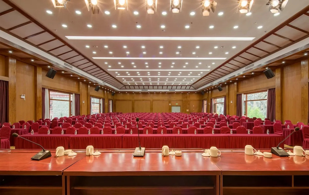 Shangri-La Balagezong Shuizhuang Hotel