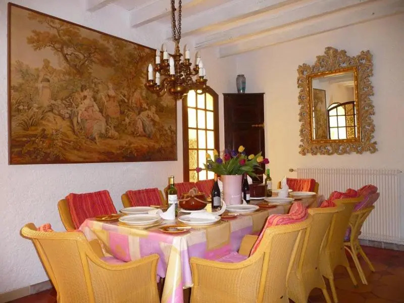 Villa with pool in Provence -Villa Romantique sleeps up to 12 4 in optional gite