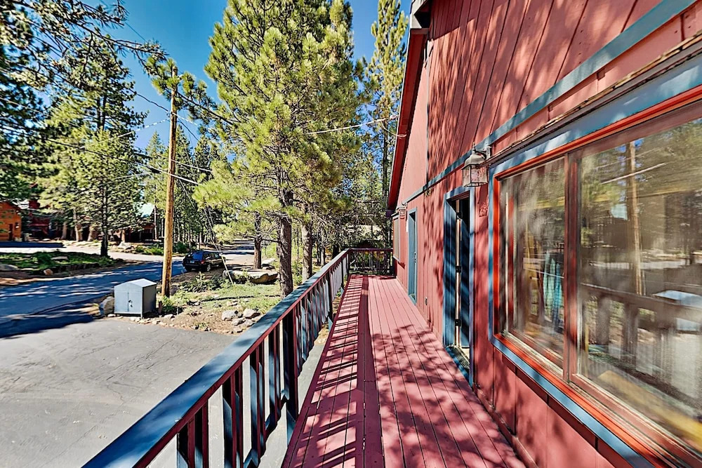Roomy Forest-view W/ Private 2-car Garage 4 Bedroom Home