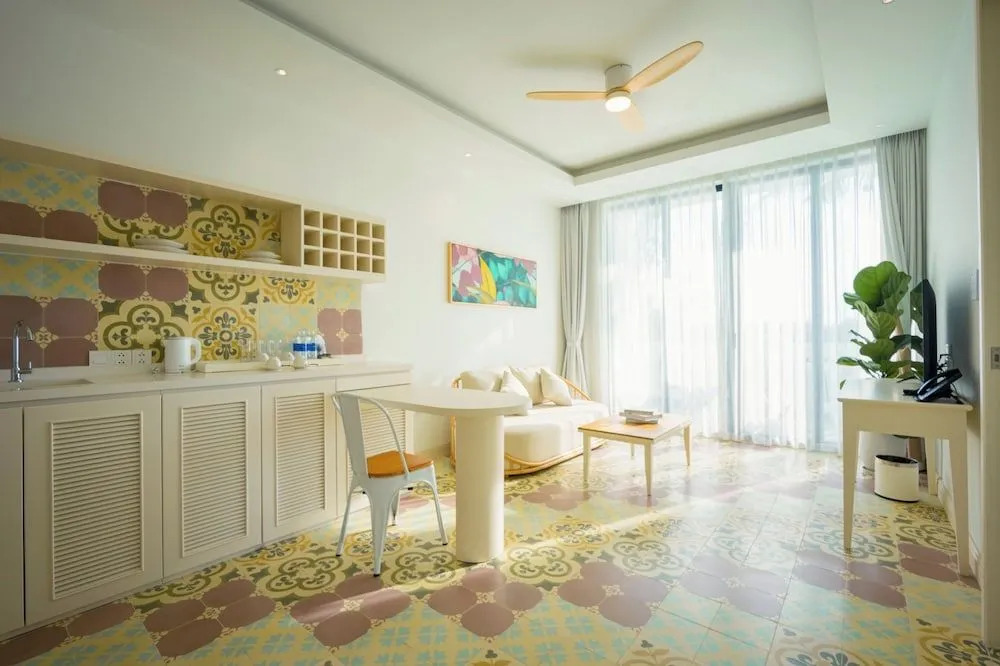 Moodhoian Riverside Resort & Spa