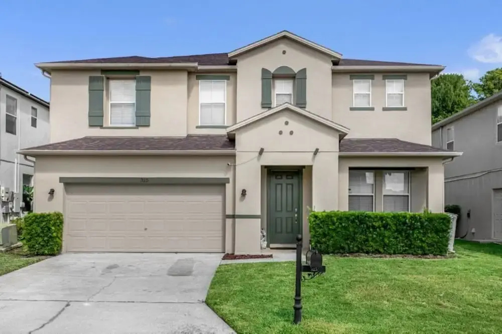 325 6Br - Modern two Storie Home With Games