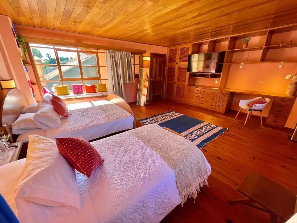 Casa Centro Panajachel / Parqueo Privado / 7-12 pax