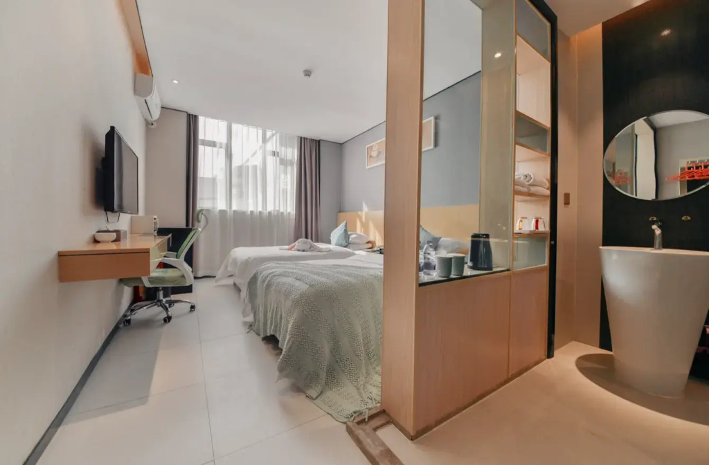 Shangyuan Hotel Chain (Guangzhou Thirteen Factories Yide Road Metro Station)