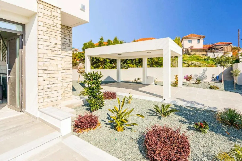 Villa Andromeda, Sea Caves