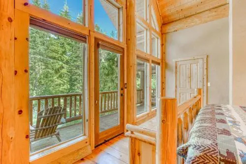 Skiing Bear Chalet