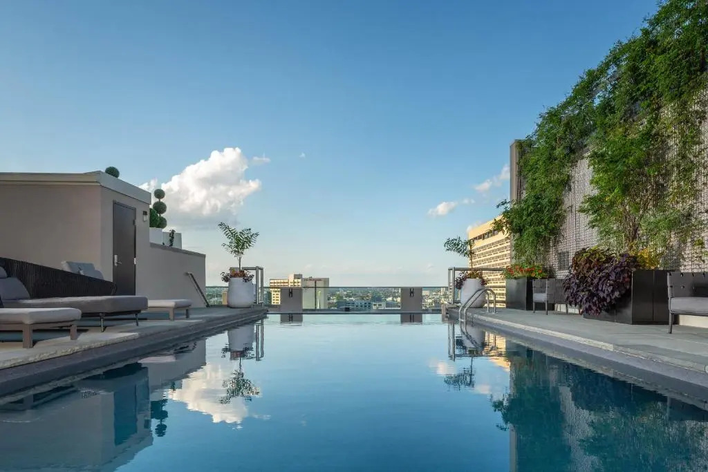 The Windsor Suites