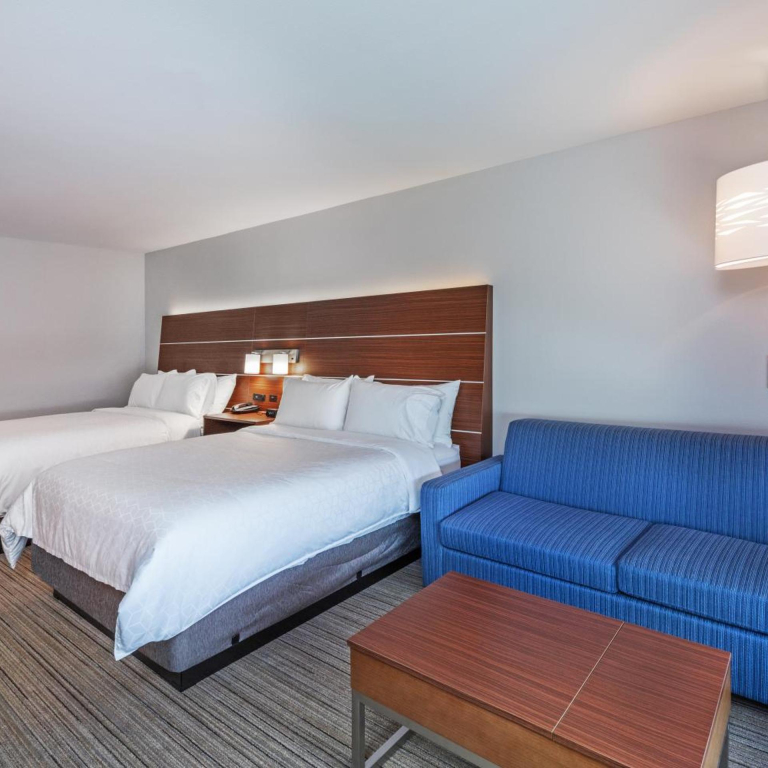 Holiday Inn Express & Suites Parsons by IHG
