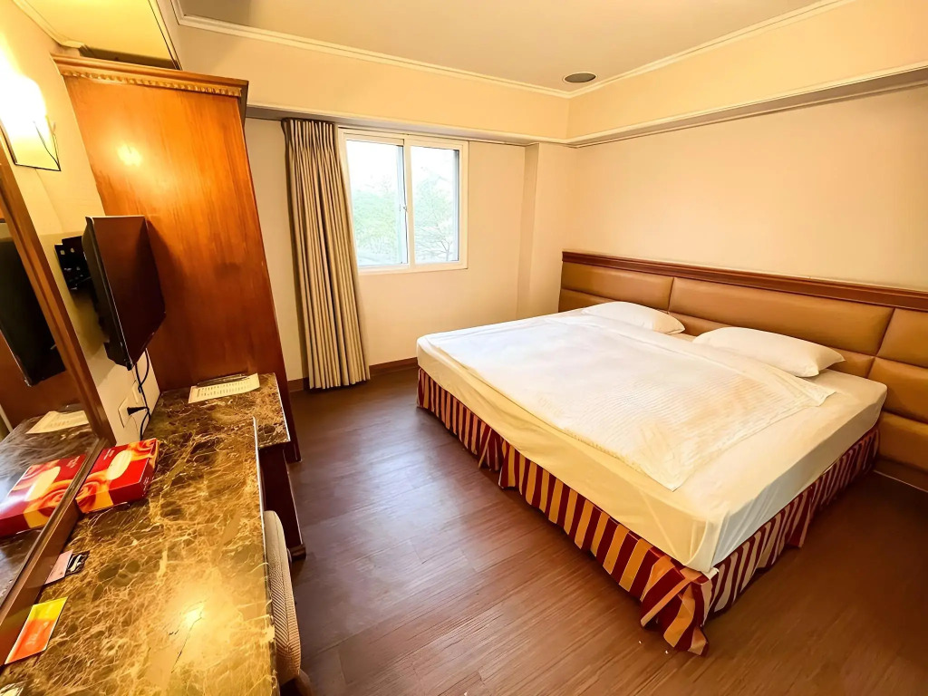 Spring Art Hotel