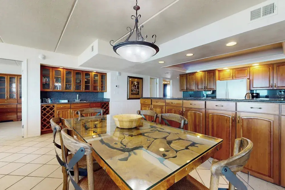 Luxury Perks, Corner 3br: Suntide III - Unit 1001