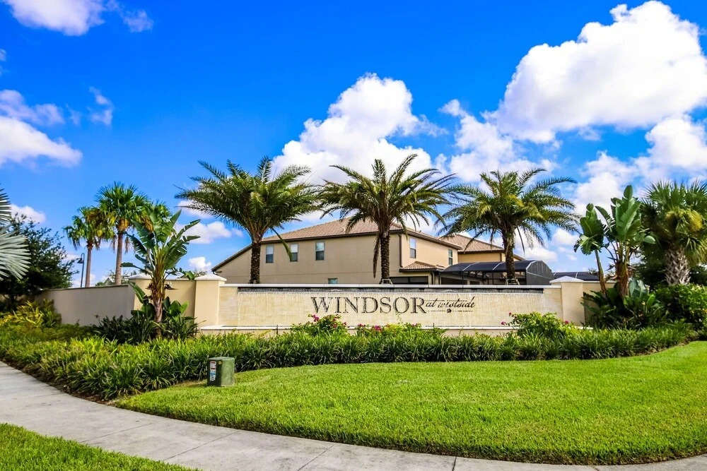 9050wws 6 Bedroom Home by Redawning
