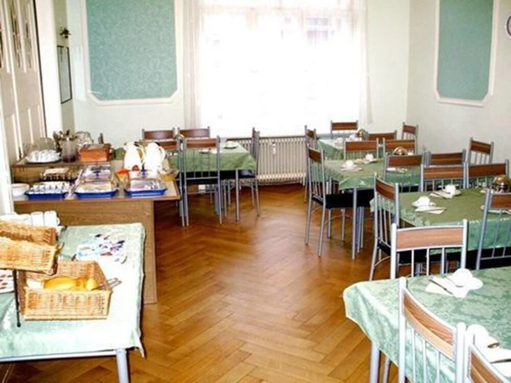 Hotel Pension Messe