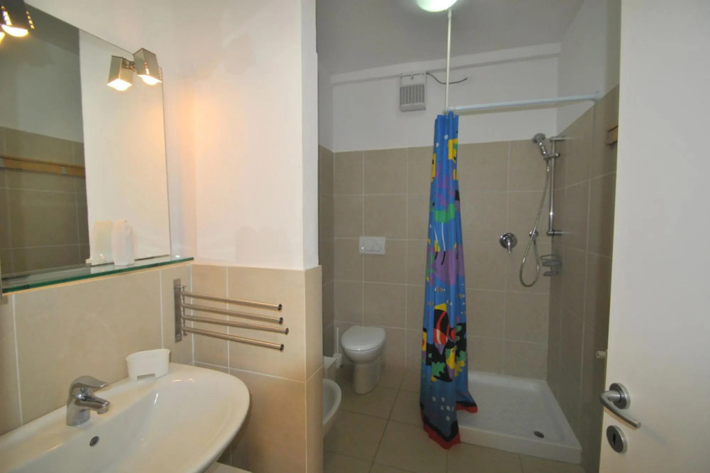 In villa on the sea, apartment on the 1st floorwith private garden. 6 beds. Reserved parking.-Villa L'Angolino - p. 1