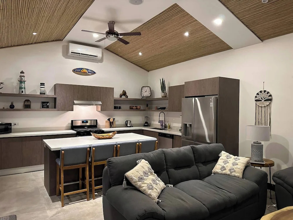 Golden Shore Villa in Tamarindo