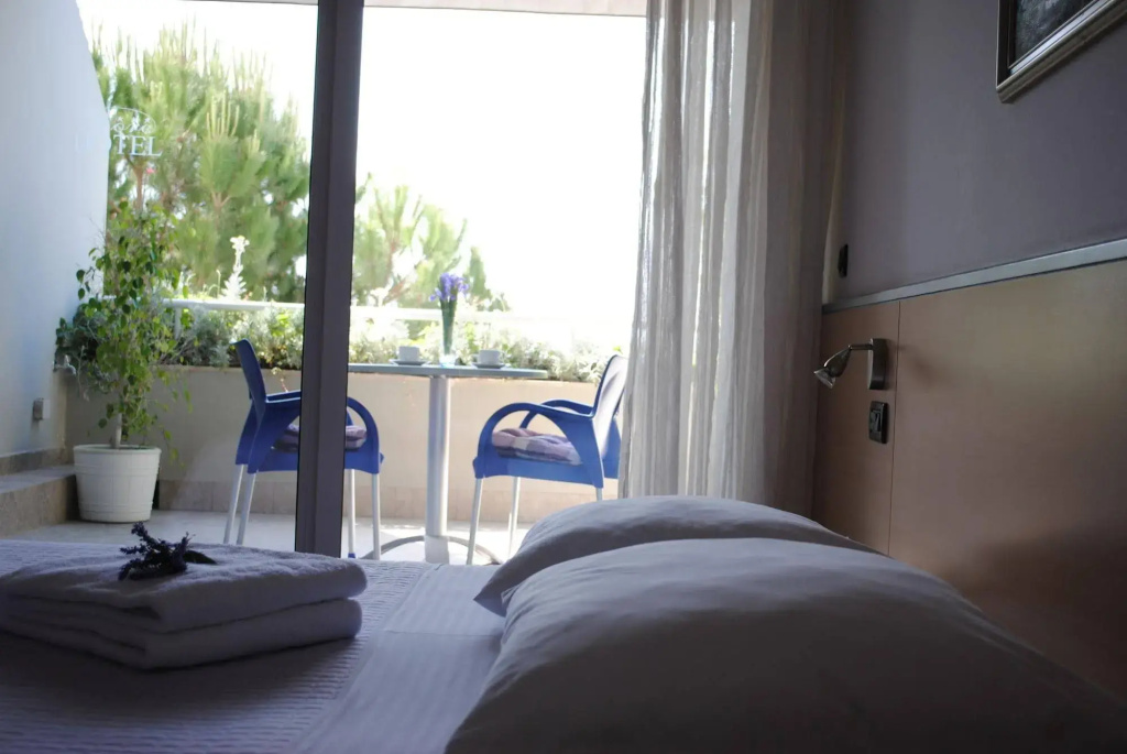 Hotel More