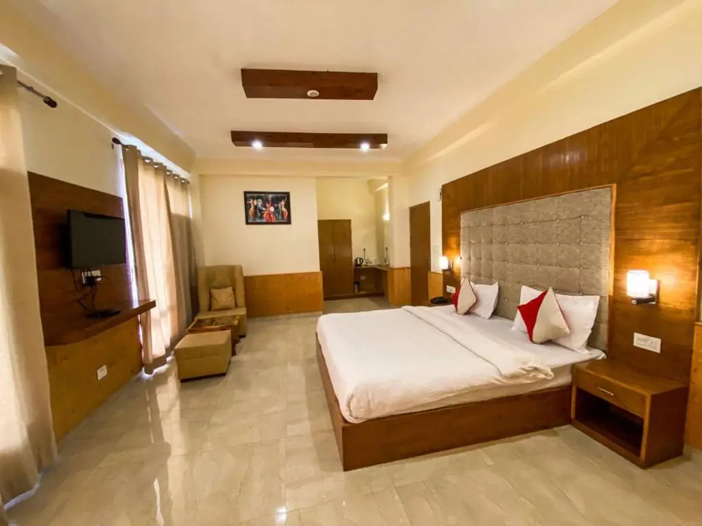 Hotel Grand Oasis Manali