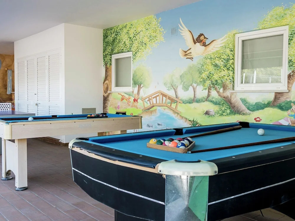 Luxurious Apartment in Lagos with Swimming Pool & Hot Tub