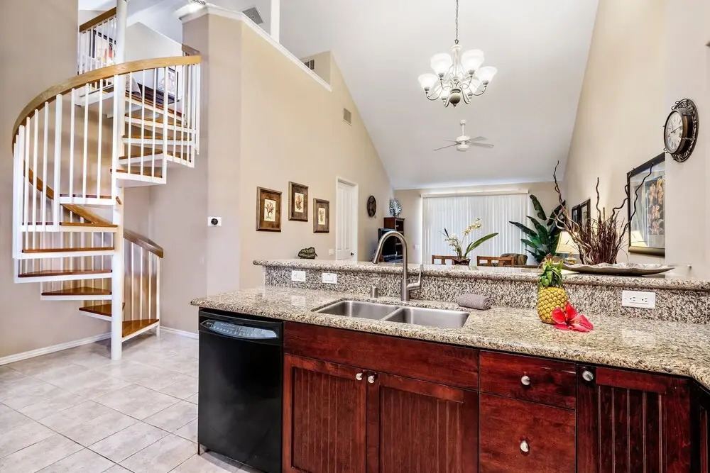 2 Bdrm Plus Loft - AC & Wifi - Concierge Included - Lanai!! - Vrkcv