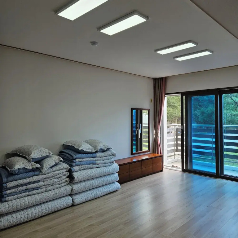 HwiMokArt Resort