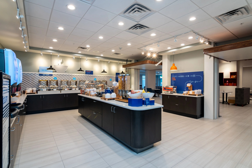 Holiday Inn Express & Suites Orlando- Lake Buena Vista by IHG