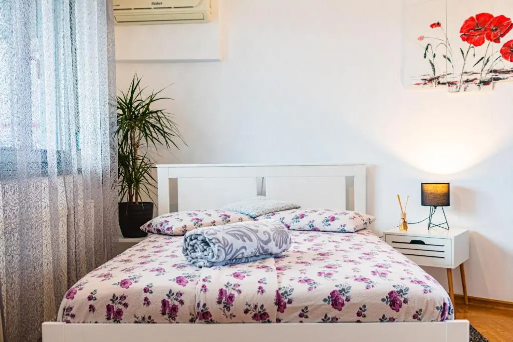 Flexible SelfCheckIns 15 & 19 - Zagreb - Garage - Loggia - New - Cozy