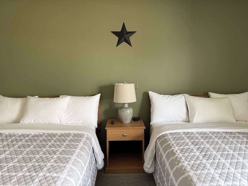 The Trail Inn - Amana IA