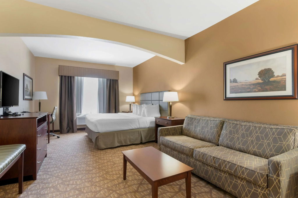 Best Western Plus Butterfield Inn