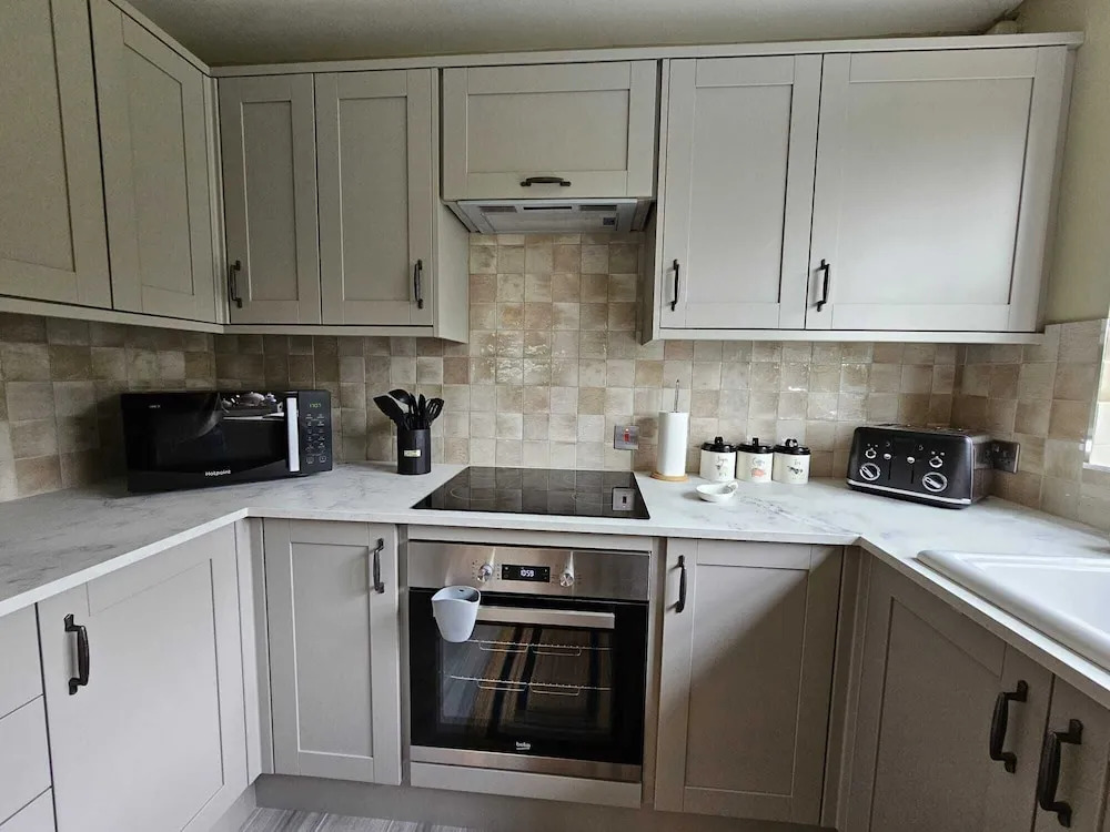 Cottage - Sleep 4, Pet Friendly & Enclosed Garden