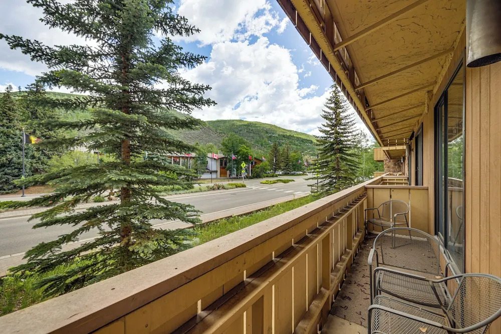 Updated Condo: Walk to Vail Village & Ski Shuttle