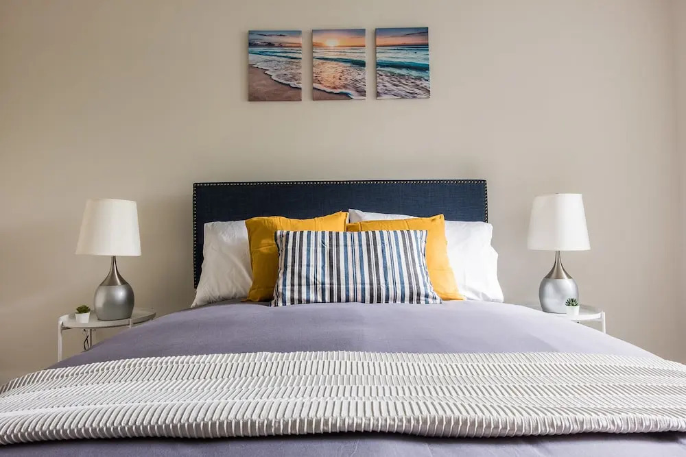 1 BR International Plaza Apt by Frontdesk