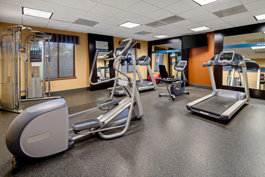 Hampton Inn and Suites Bakersfield / Highway 58