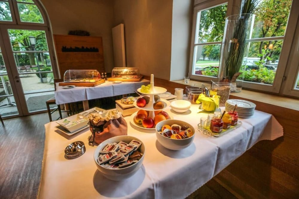 Volkspark Hotel