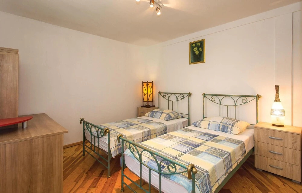 Beautiful Home in Sinj with Hot Tub, 4 Bedrooms & Outdoor Swimming Pool