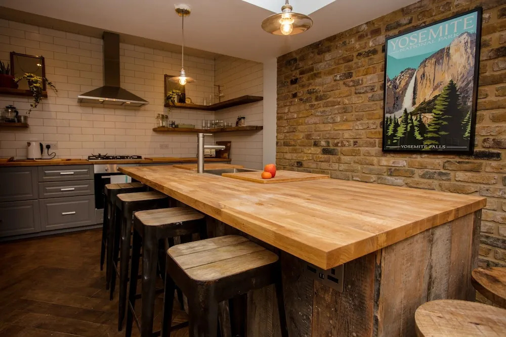 5 Bedroom House in East London