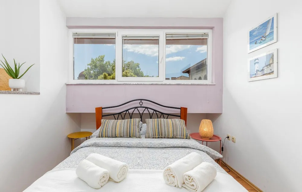 Awesome Home in Pula With Wifi and 2 Bedrooms