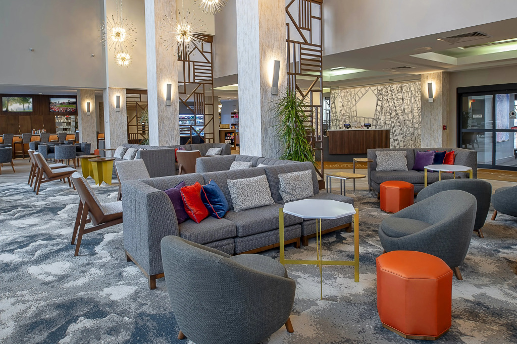 Crowne Plaza Hotel St. Louis Airport by IHG
