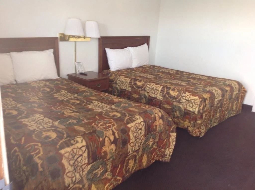 Colonial Inn