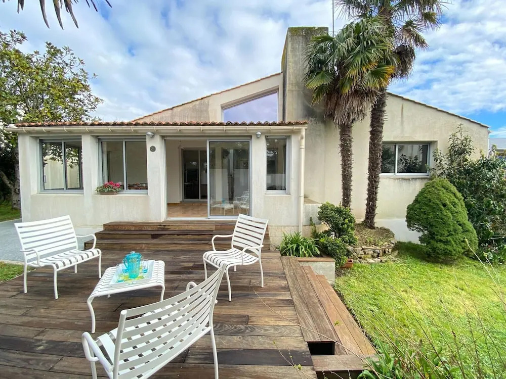 Holiday Home in Vendee Near Sandy Beaches