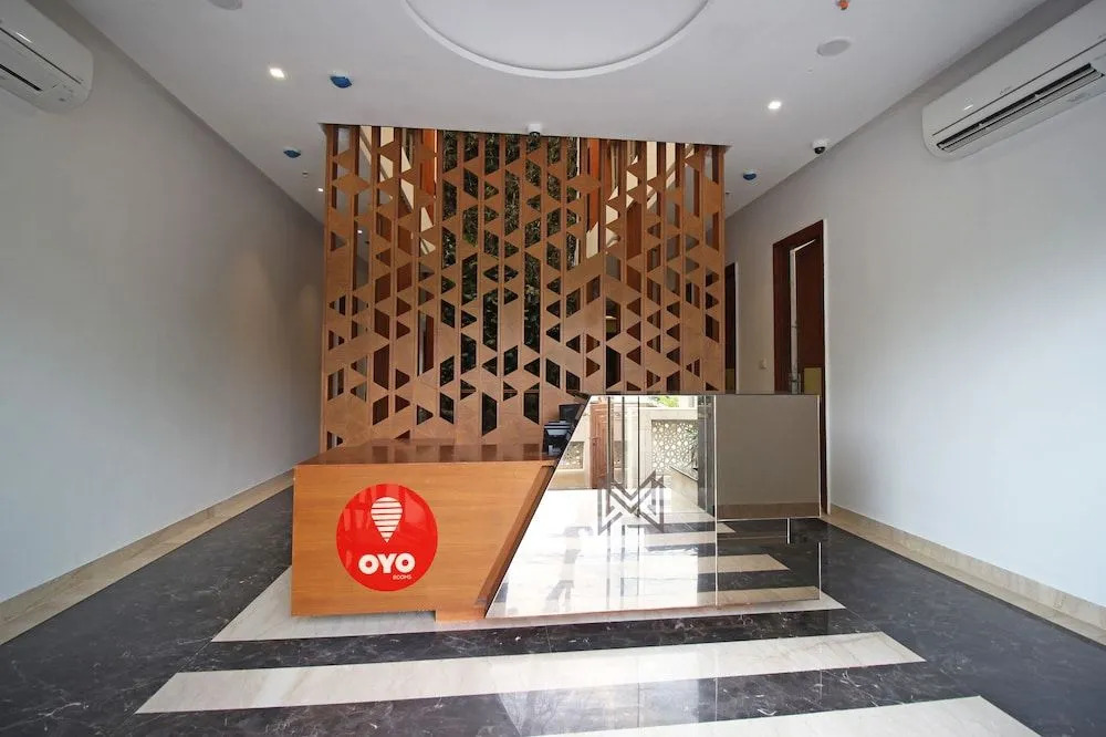 Oyo 6135 The Motif