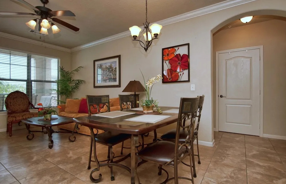 Bella Piazza - 4 Bedrooms Condo-4352BP