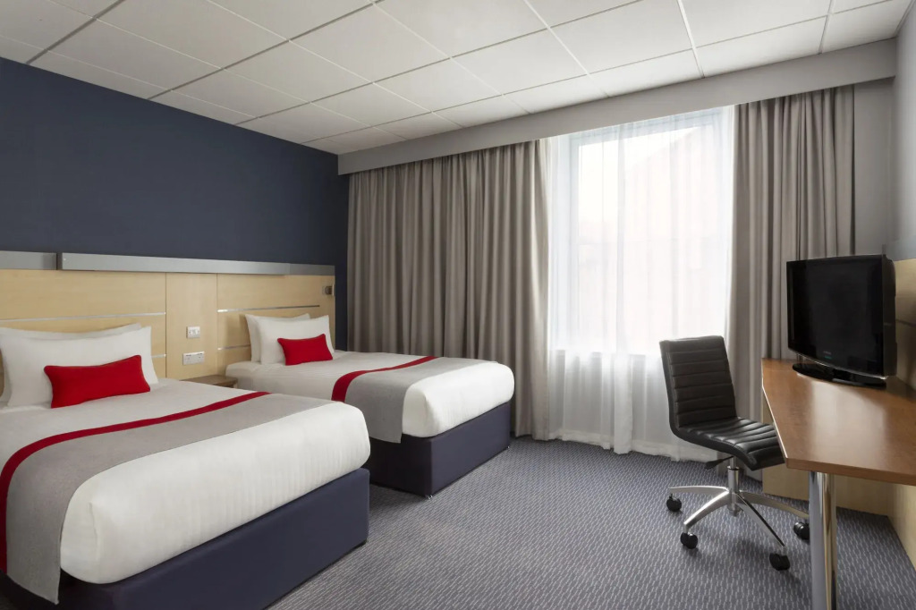 Holiday Inn Express Edinburgh City Centre by IHG