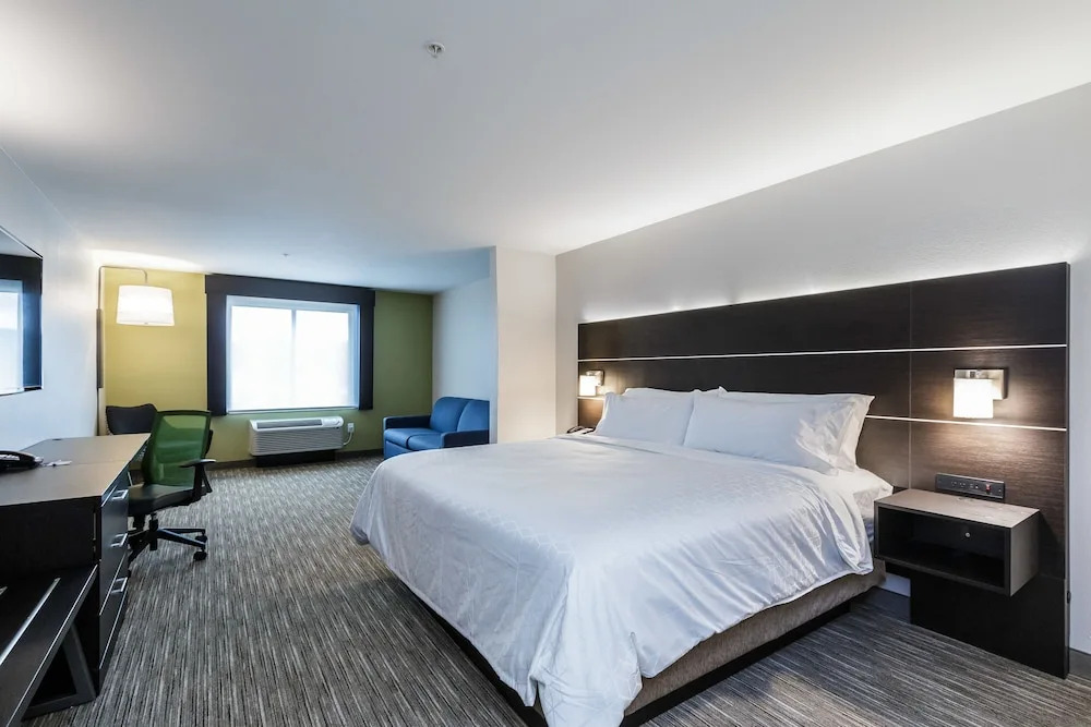 Holiday Inn Express & Suites- South Bend Casino by IHG