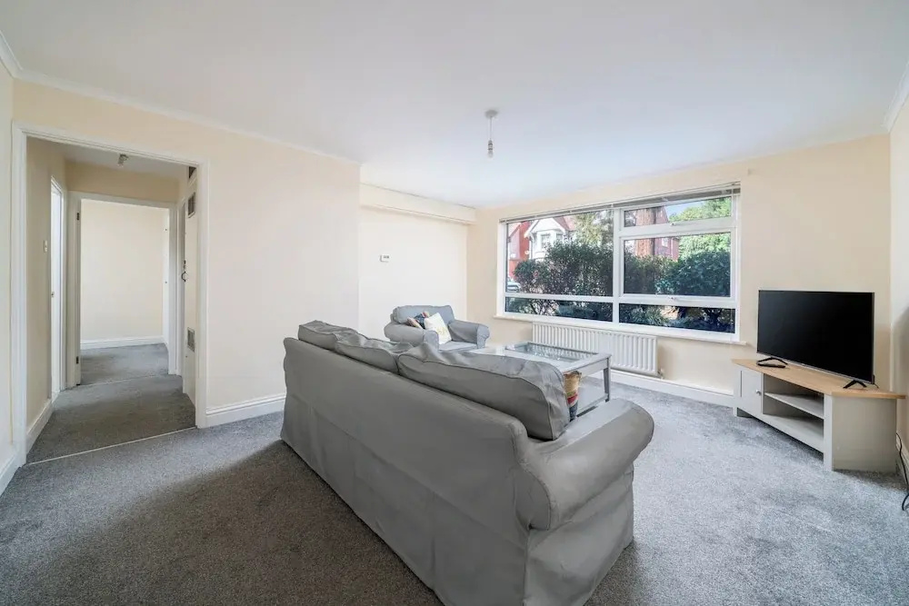 Redhill Holiday Home Sleeps 4 - Parking