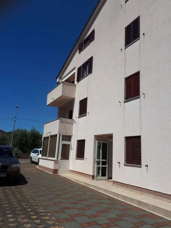 Apartment Yellow