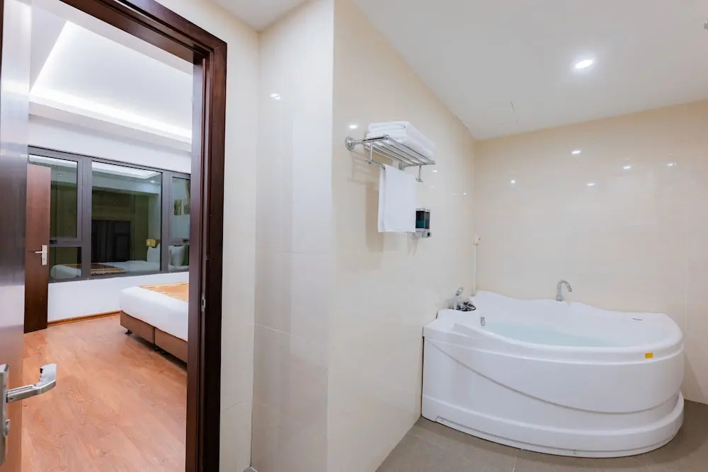 Hạ Long New Century Hotel