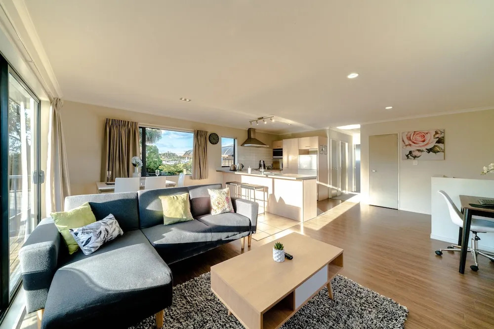 Glenfield Central Modern 1 Bdr Unit