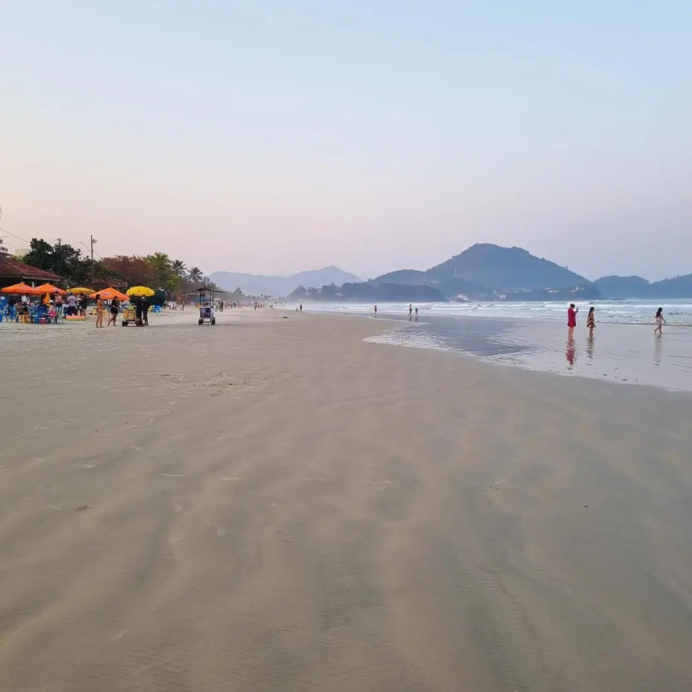 Pg1: Apto Na Frente Da Praia Com Cozinha E Garagem
