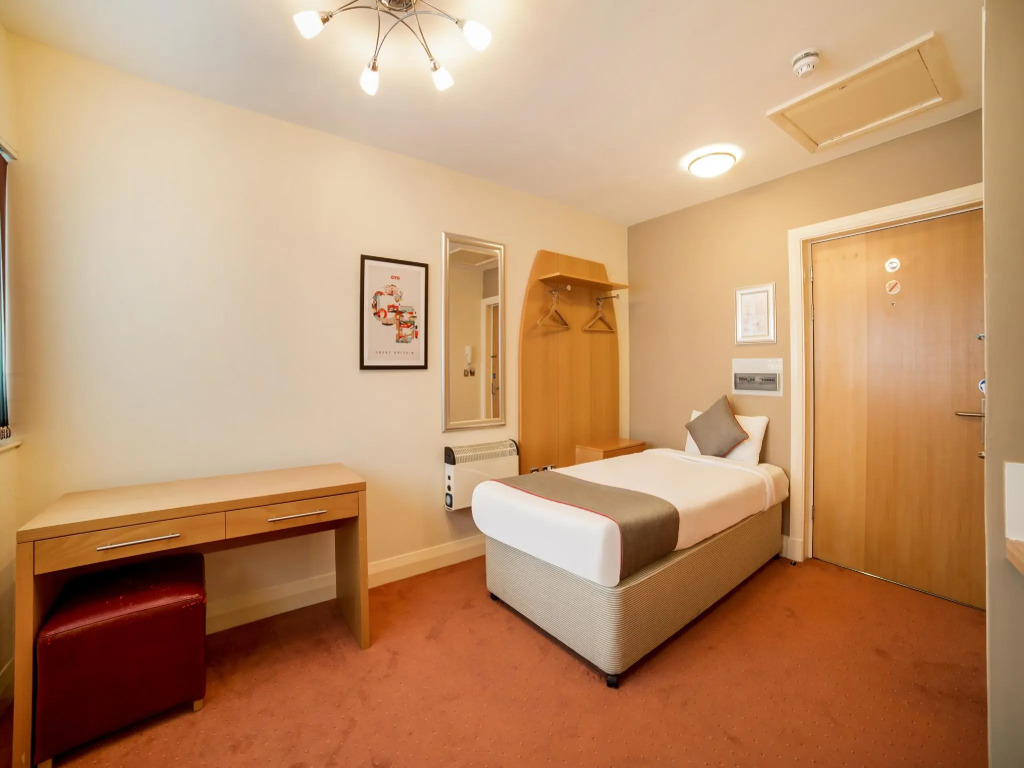 OYO Chase Suites