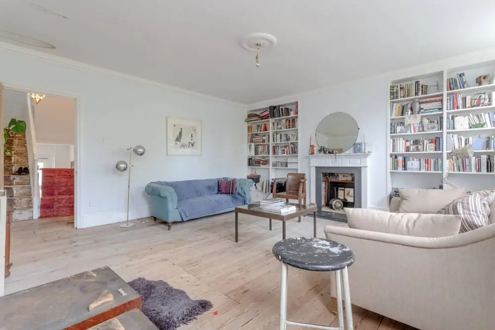 Spacious and Colourful 2 Bedroom Flat in Lambeth