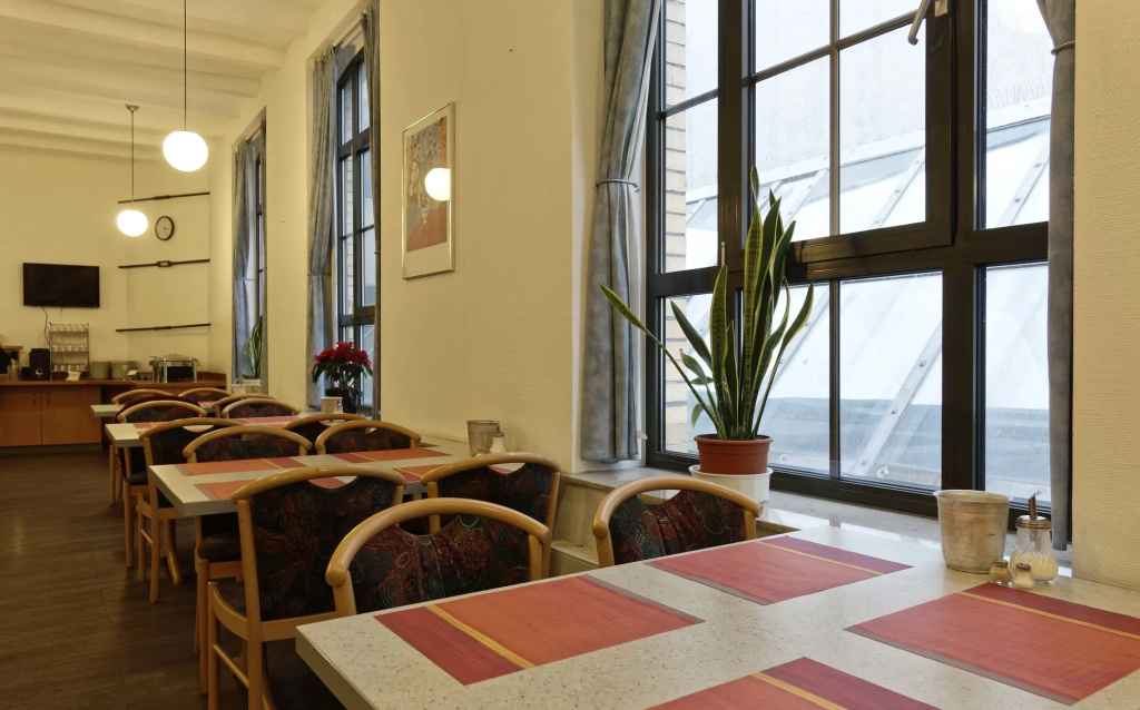Отель Opera Hotel Köln